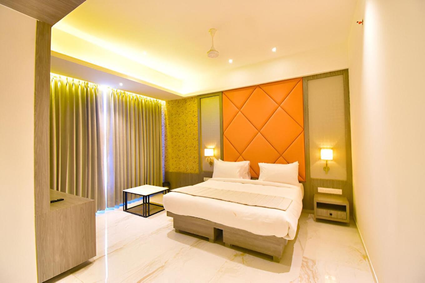 Glitz Hotels La Dahlia - Premium Thane Exterior foto